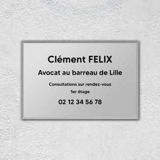 Plaque professionnelle personnalisée en plexi pour avocat, société d'avocats - Argent Lettres Noires - Format 30 x 20 cm