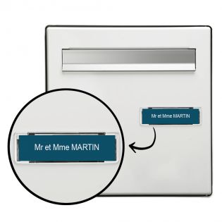 Plaque boite aux lettres personnalisée adhésive au format 100x25mm - bleue lettres blanches - 1 ligne