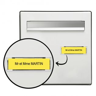 Plaque boite aux lettres personnalisée adhésive au format 100x25mm - jaune lettres noires - 1 ligne