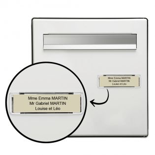 Plaque boite aux lettres personnalisée adhésive au format 100x25mm - beige lettres noires - 3 lignes