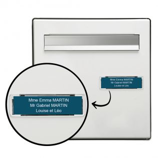 Plaque boite aux lettres personnalisée adhésive au format 100x25mm - bleue lettres blanches - 3 lignes