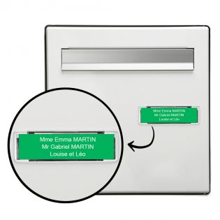 Plaque boite aux lettres personnalisée adhésive au format 100x25mm - vert pomme lettres blanches - 3 lignes