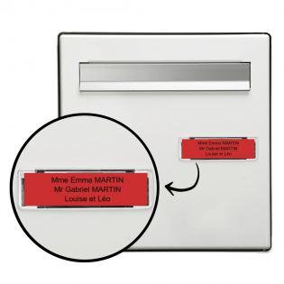 Plaque boite aux lettres personnalisée adhésive au format 100x25mm - rouge lettres noires - 3 lignes