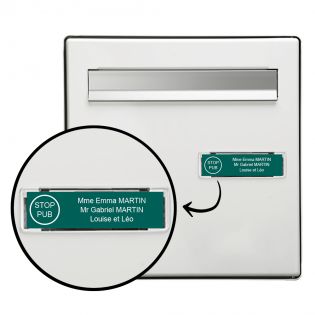 Plaque boite aux lettres personnalisée adhésive au format 100x25mm avec STOP PUB - vert foncé lettres blanches - 3 lignes