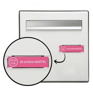Plaque boite aux lettres personnalisée adhésive au format 100x25mm avec STOP PUB - rose lettres blanches - 1 ligne