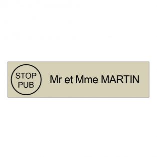 Plaque boite aux lettres personnalisée adhésive au format 100x25mm avec STOP PUB - beige lettres noires - 1 ligne