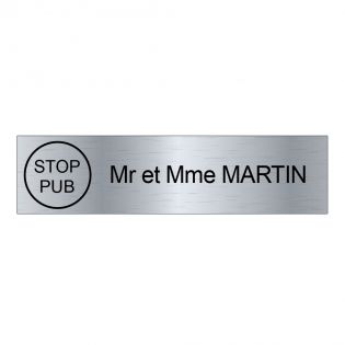 Étiquette Nom Stop Pub boîte aux lettres personnalisée par gravure laser · 100x25x0,8 mm · gris argent lettres noires - 1 ligne