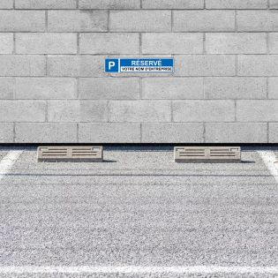 Panneau de signalisation pour parking · Parking réservé · Signalétique extérieure personnalisable avec nom entreprise