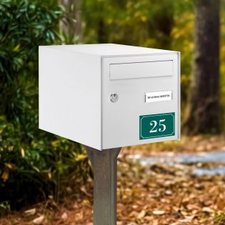 Numéro de maison / rue gravé et personnalisé couleur vert foncé chiffres blancs - Signalétique extérieure