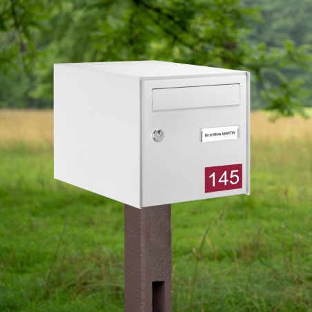 Numéro pour boite aux lettres personnalisable rectangle format médium (70x50mm) bordeaux chiffres blancs