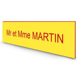 Étiquette Nom personnalisable pour boîte aux lettres · Gravure Française · 100x25x0,8 mm · Jaune lettres rouges - 1 ligne