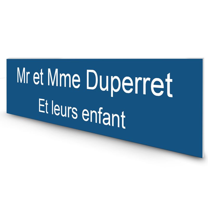 Étiquette Nom personnalisable pour boîte aux lettres · Gravure Française · 100x25x0,8 mm · bleue lettres blanches - 2 lignes Étiquette Nom personnalisable pour boîte aux lettres · Gravure Française · 100x25x0,8 mm · bleue lettres blanches - 2 lignes