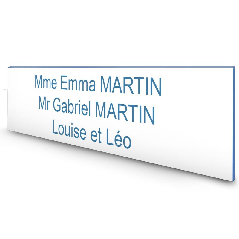 Étiquette Nom personnalisable pour boîte aux lettres · Gravure Française · 100x25x0,8 mm · Blanc écriture bleue - 3 lignes Étiquette Nom personnalisable pour boîte aux lettres · Gravure Française · 100x25x0,8 mm · Blanc écriture bleue - 3 lignes