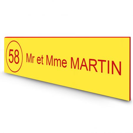 Étiquette Nom + Numéro personnalisable pour boîte aux lettres · 100x25x0,8 mm · Jaune lettres rouges - 1 ligne
