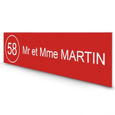 Étiquette Nom + Numéro personnalisable pour boîte aux lettres · 100x25x0,8 mm · Rouge lettres blanches - 1 ligne