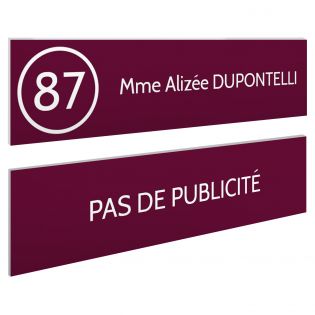 Plaque nom et numéro + Plaque Stop Pub pour boite aux lettres format 100x25mm bordeaux lettres blanches - 1 ligne