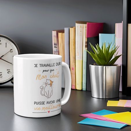 Mug Je travaille pour mon Chat - Cadeau Anniversaire ou Noël pour Fan de Chats - 33 cl, Céramique - Imprimé en France