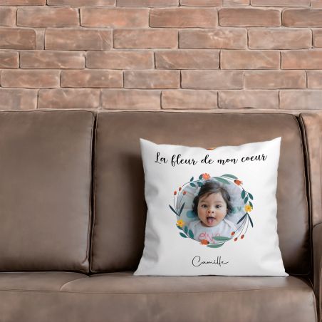 Coussin carré + garniture personnalisable avec prénoms · La fleur de mon cœur · Cadeau décoratif anniversaire maman