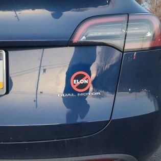 Lot de 2 stickers Anti Elon, stickers en vinyle pour ordinateur portable, voiture, livre, bouteille d'eau, casque ..