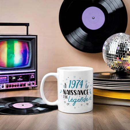 Mug anniversaire 1974 - Naissance d'une légende - 33 cl, céramique - Imprimé en France