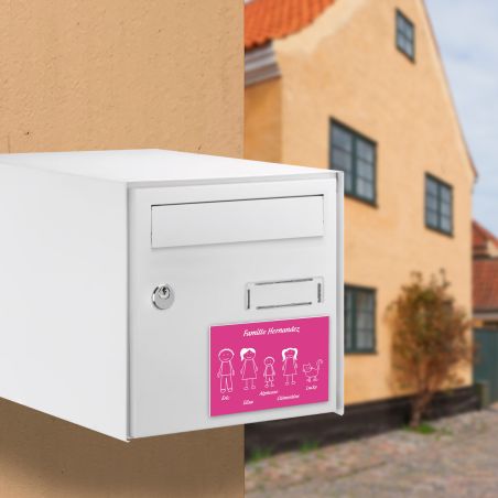 Plaque de maison Family personnalisée avec 5 membres pour boite aux lettres - Format 12x8 cm - Couleur Rose / blanc