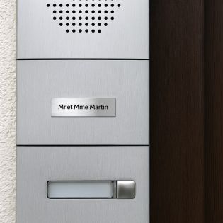 Plaque adhésive interphone personnalisée - Étiquette PVC argent brossé lettres noires - Gravure laser durable - 60x15 mm, épaiss