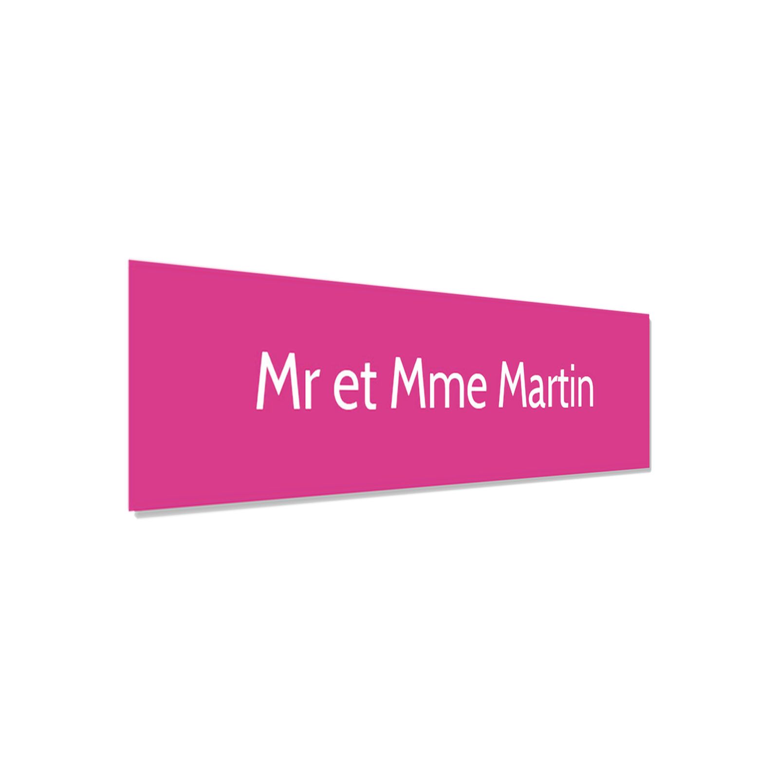 Plaque adhésive interphone personnalisée - Étiquette PVC rose lettres blanches - Gravure laser durable - 60x15 mm, épaisseur 1,6