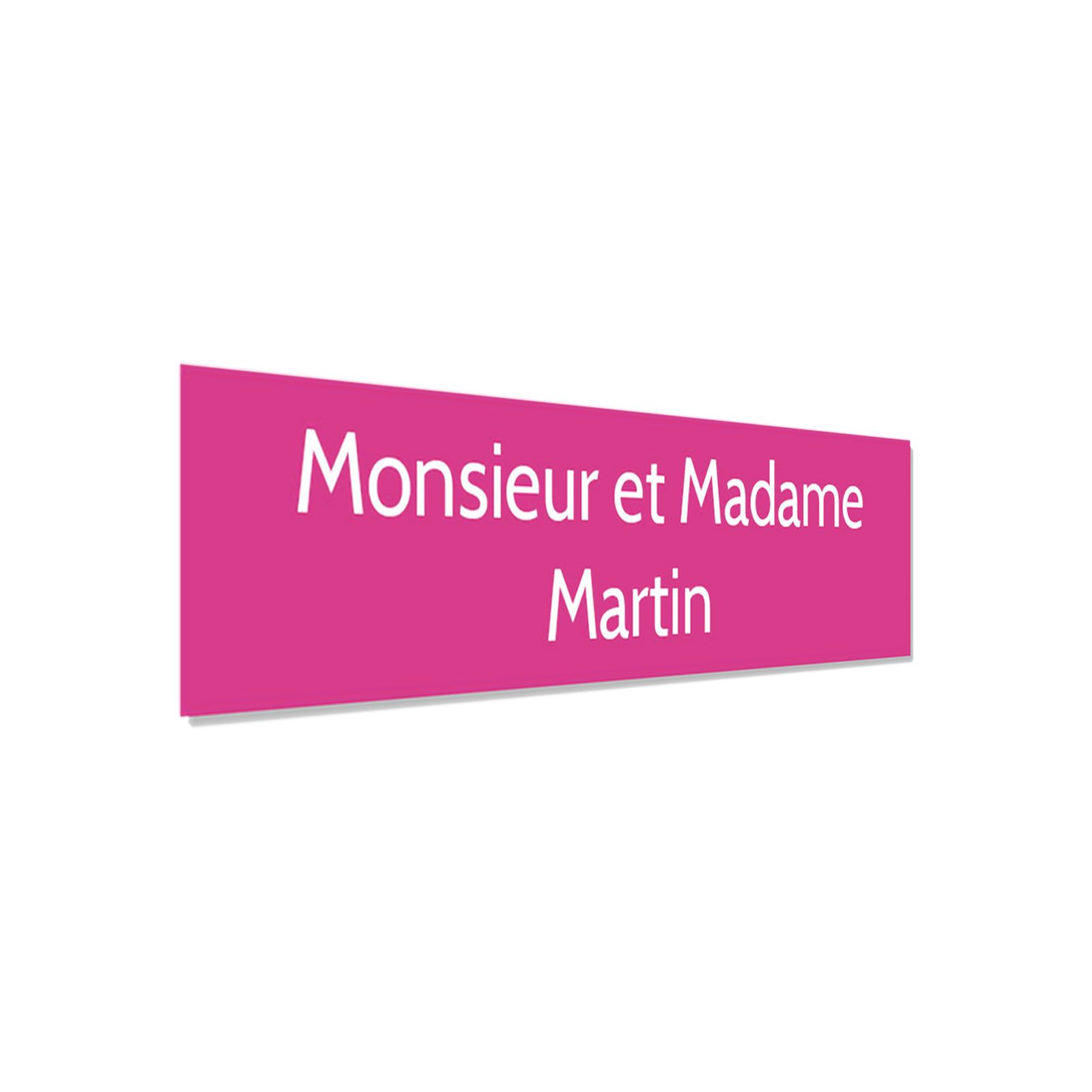 Plaque adhésive interphone personnalisée - Étiquette PVC rose lettres blanches - Gravure laser durable - 60x15 mm, épaisseur 1,6