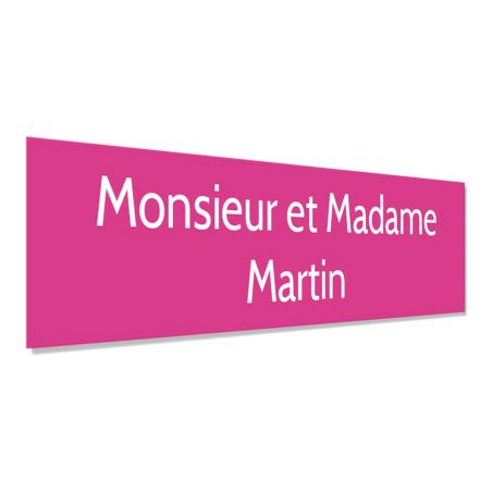 Plaque adhésive interphone personnalisée - Étiquette PVC rose lettres blanches - Gravure laser durable - 60x15 mm, épaisseur 1,6