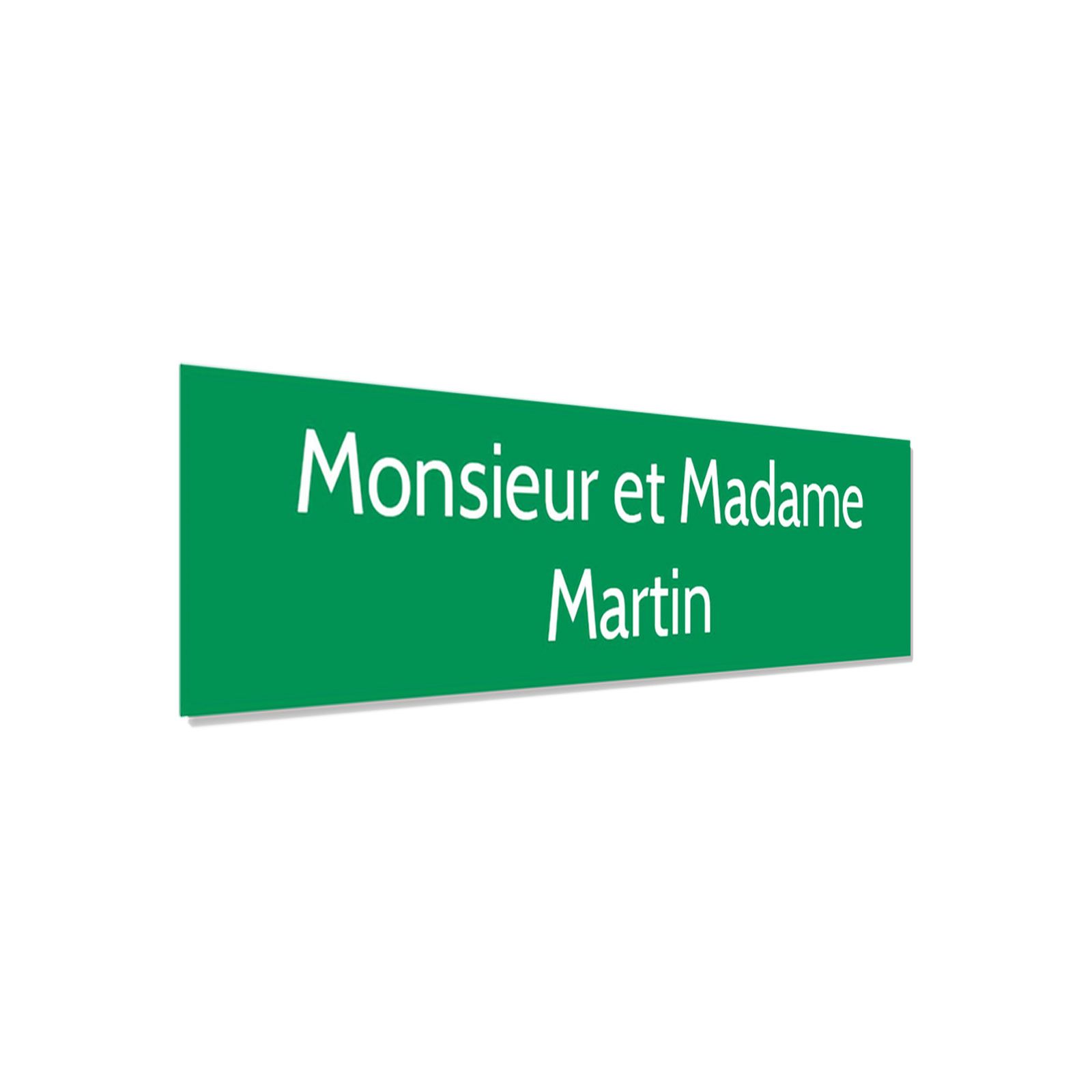 Plaque adhésive interphone personnalisée - PVC vert pomme lettres blanches - 60x15 mm, gravure laser 2 lignes, adhésif 3M double