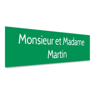 Plaque adhésive interphone personnalisée - PVC vert pomme lettres blanches - 60x15 mm, gravure laser 2 lignes, adhésif 3M double