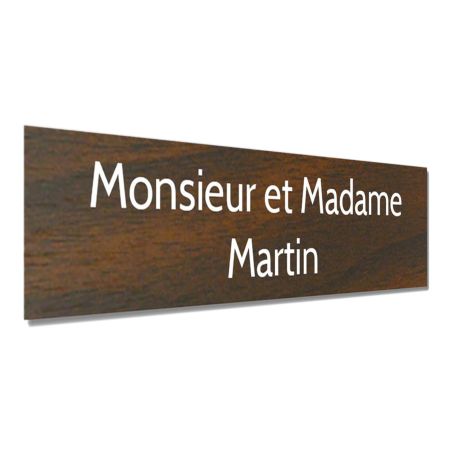 Plaque interphone personnalisée gravure laser - PVC effet bois foncé lettres blanches - 60x15 mm, adhésive 3M, résistante UV et 