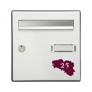 Numéro fantaisie personnalisable pour boite aux lettres couleur bordeaux chiffres blancs - Modèle région Bretagne