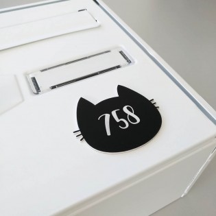 Numéro fantaisie personnalisable pour boite aux lettres couleur blanc chiffres noirs - Modèle Chat