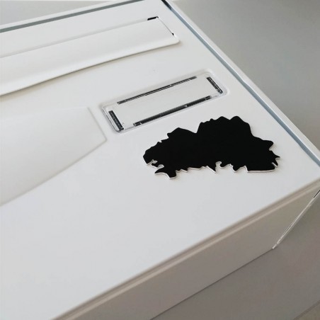 Numéro fantaisie personnalisable pour boite aux lettres couleur violet chiffres blancs - Modèle région Bretagne