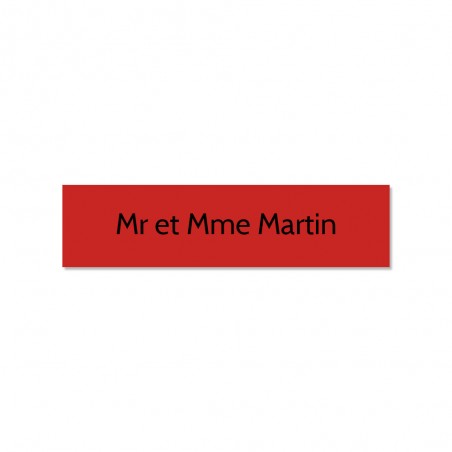 Plaque adhésive interphone ou sonnette 60 mm x 15 mm gravure personnalisée sur 1 ligne couleur rouge lettres noires