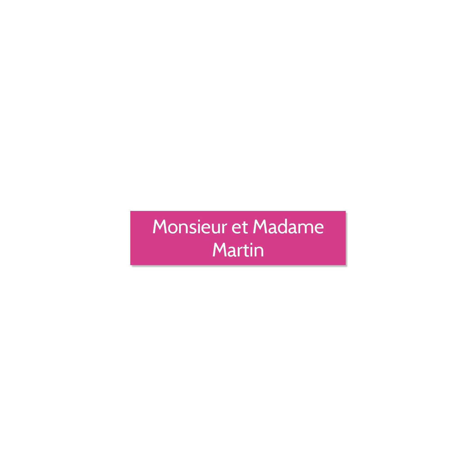 Plaque adhésive interphone ou sonnette 60 mm x 15 mm gravure personnalisée sur 2 lignes couleur rose lettres blanches