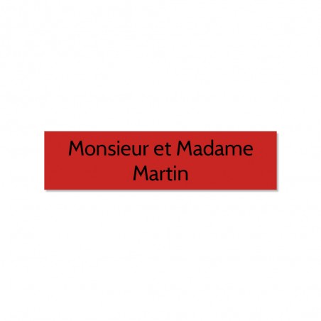 Plaque adhésive interphone ou sonnette 60 mm x 15 mm gravure personnalisée sur 2 lignes couleur rouge lettres noires