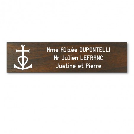 Plaque boite aux lettres format Decayeux CROIX CAMARGUAISE (100x25mm) effet bois foncé lettres blanches - 3 lignes