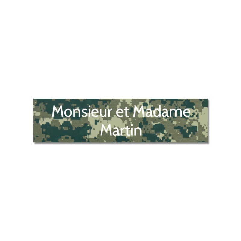 Plaque adhésive interphone ou sonnette 60 mm x 15 mm gravure personnalisée sur 2 lignes couleur Camo Vert lettres blanches Plaque adhésive interphone ou sonnette 60 mm x 15 mm gravure personnalisée sur 2 lignes couleur Camo Vert lettres blanches