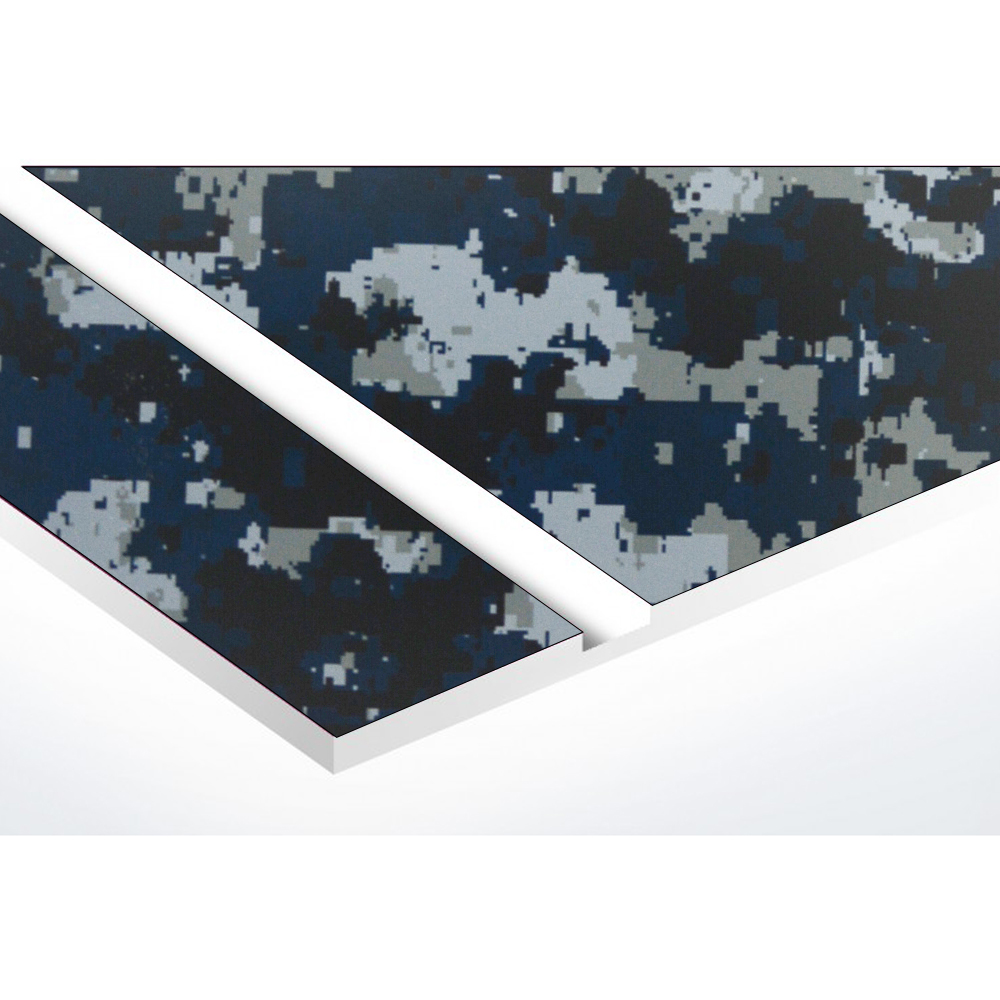 Plaque adhésive interphone ou sonnette 60 mm x 15 mm gravure personnalisée sur 2 lignes couleur Camo Bleu lettres blanches