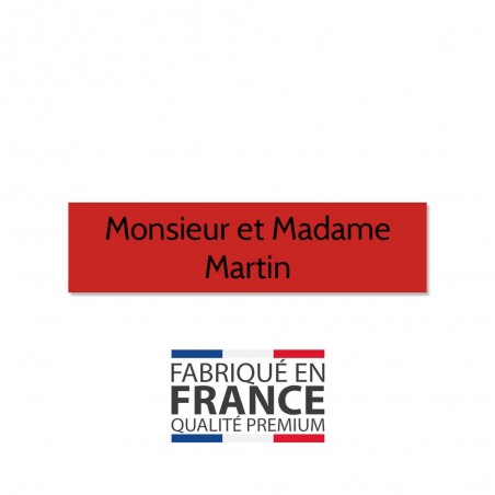 Plaque adhésive interphone ou sonnette 60 mm x 15 mm gravure personnalisée sur 2 lignes couleur rouge lettres noires