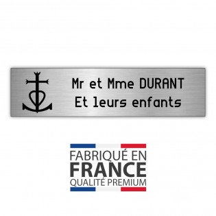 Plaque boite aux lettres format Decayeux CROIX CAMARGUAISE (100x25mm) gris argent lettres noires - 2 lignes