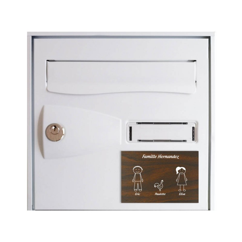 Plaque de maison Family personnalisée avec 3 membres pour boite aux lettres - Format 12x8 cm - Effet bois foncé Plaque de maison Family personnalisée avec 3 membres pour boite aux lettres - Format 12x8 cm - Effet bois foncé