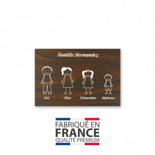 Plaque de maison Family personnalisée avec 4 membres pour boite aux lettres - Format 12x8 cm - Effet bois foncé