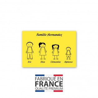 Plaque de maison Family personnalisée avec 4 membres pour boite aux lettres - Format 12x8 cm - Couleur jaune / noire