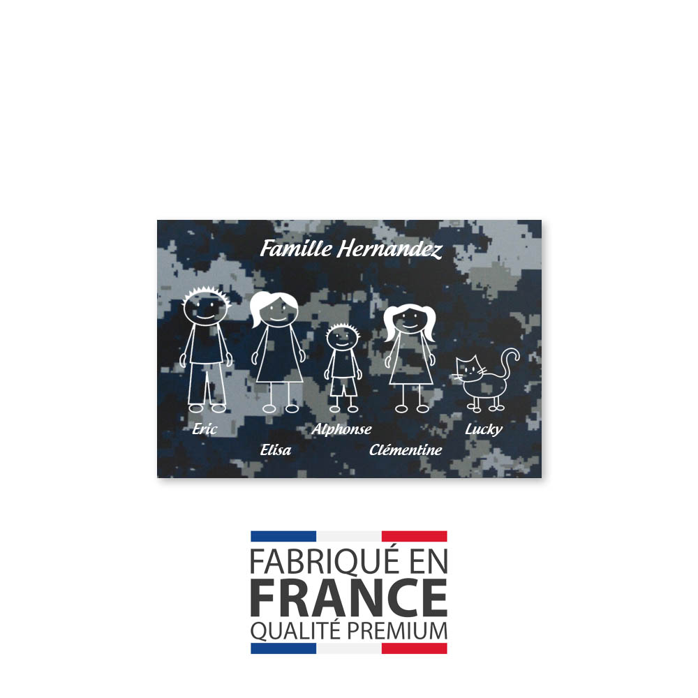 Plaque de maison Family personnalisée avec 5 membres pour boite aux lettres - Format 12x8 cm - Effet camouflage bleu