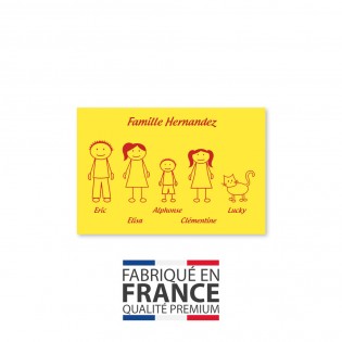 Plaque de maison Family personnalisée avec 5 membres pour boite aux lettres - Format 12x8 cm - Couleur jaune / rouge