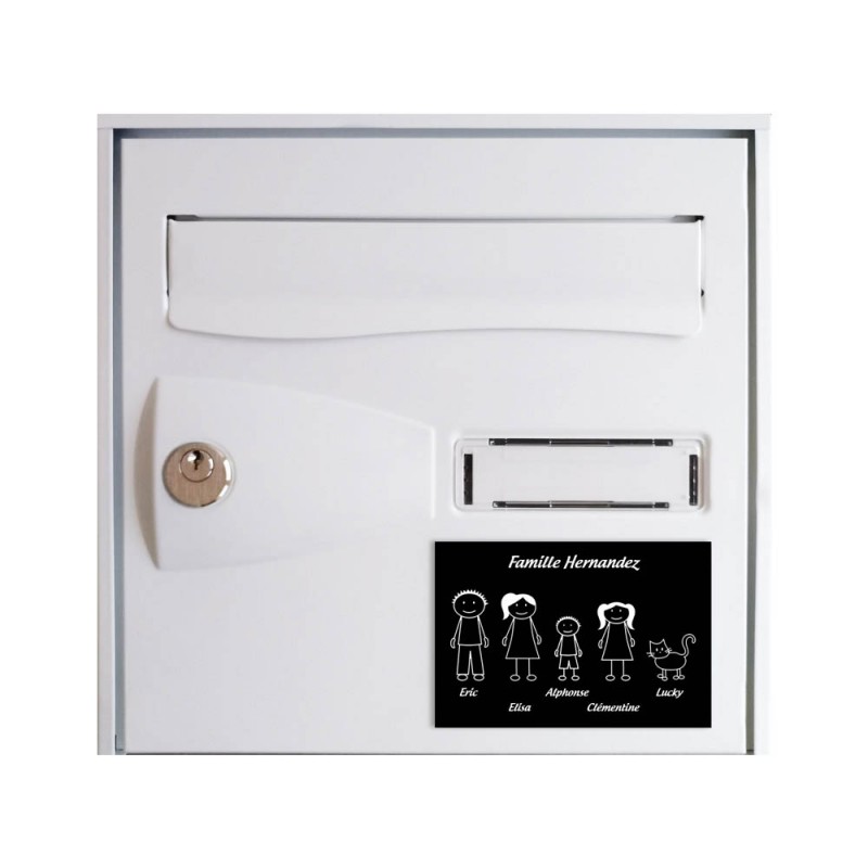 Plaque de maison Family personnalisée avec 5 membres pour boite aux lettres - Format 12x8 cm - Couleur noire Plaque de maison Family personnalisée avec 5 membres pour boite aux lettres - Format 12x8 cm - Couleur noire