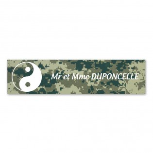 Plaque nom 1 ligne et symbole YIN YANG pour boite aux lettres type Decayeux (100x25mm) texture camouflage vert